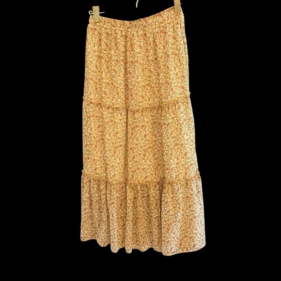 Dex Floral Tiered Maxi Skirt in Beige and Light Brown - Picture 3 of 6